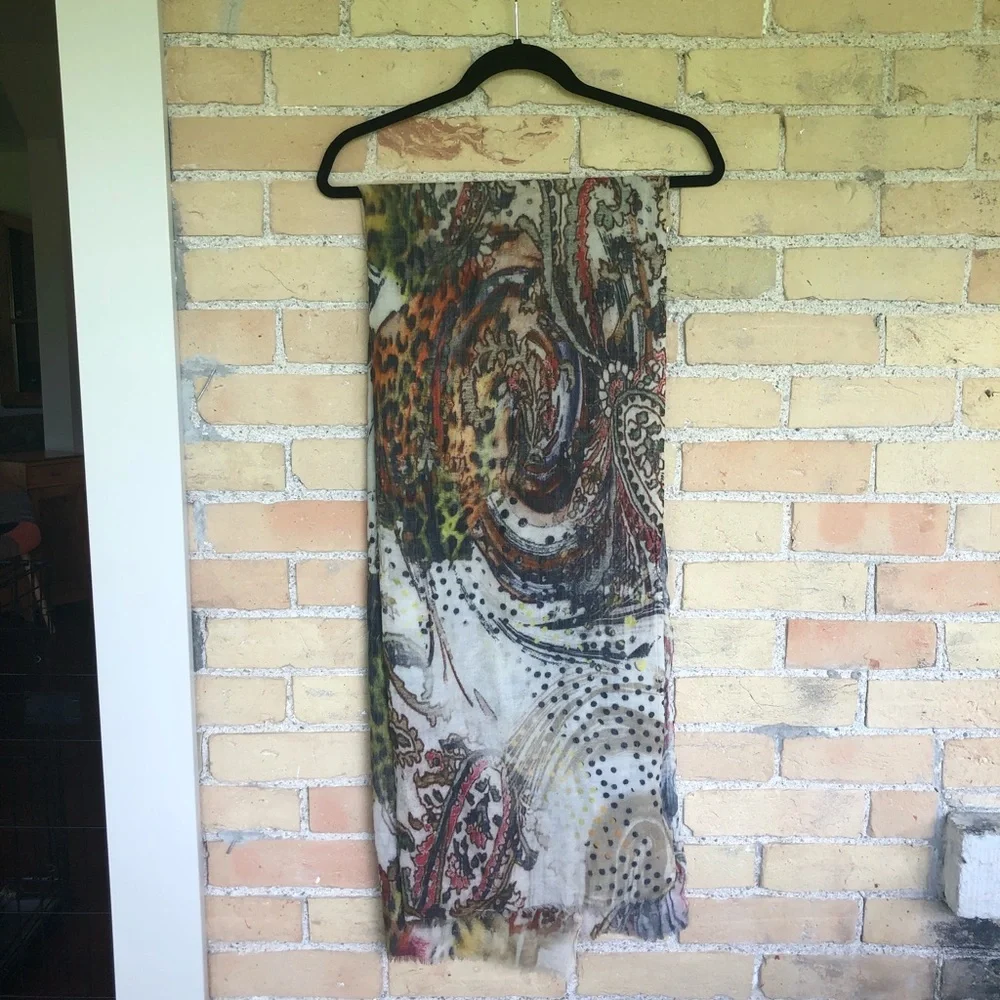 Tilo Patterned Scarf - Picture 2 of 3